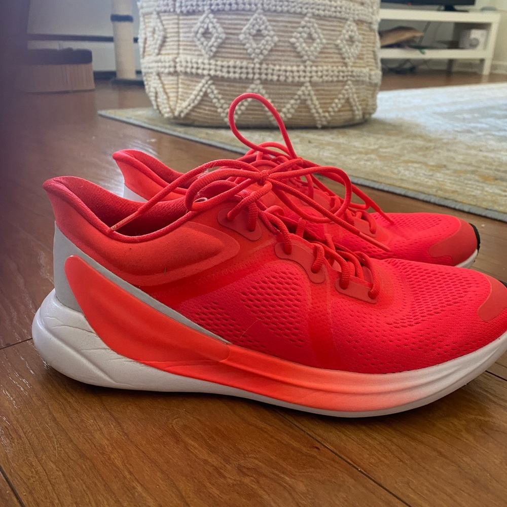 blissfeel lululemon running shoe.